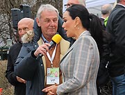 Moderator Jörg Wontorra mit Verona Pooth im Interview beim Takeda Organspendelauf 2019 am 27. März 2019 in München (©Foto: Martin Schmitz)